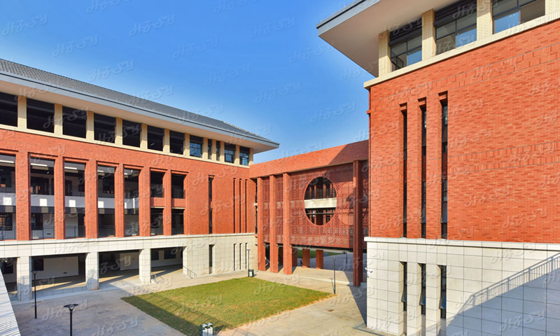 ��ѧ�������Ź�������һ��У԰����